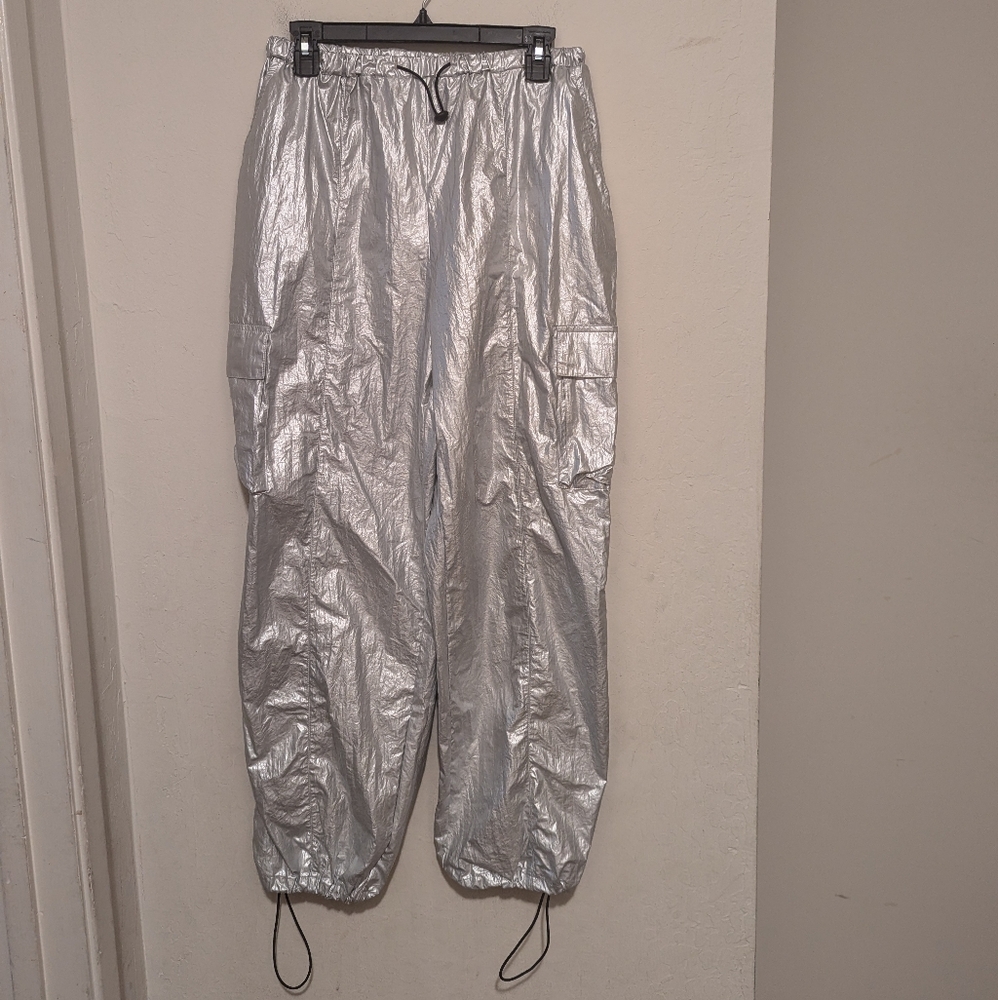 Sincerely Jules Shiny Silver Pants With Lots Of  Pockets 2 At Sides . Size Large